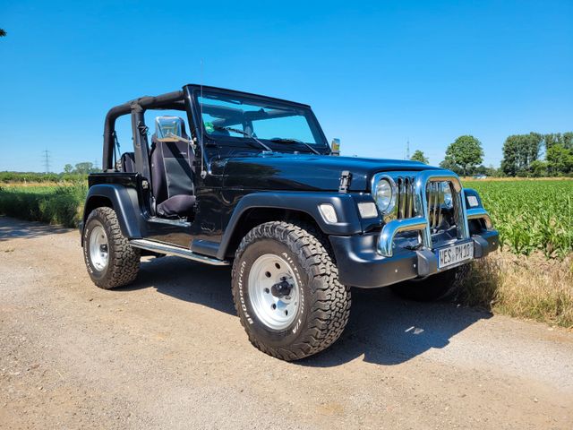 Fahrzeugabbildung Jeep Wrangler/Kompletter Neuaufbau im Bestzustand