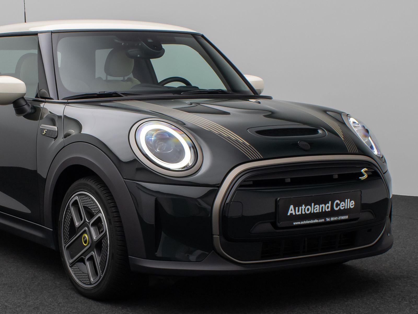 Fahrzeugabbildung MINI COOPER SE Resolute Edition PDC hinten LED Navi