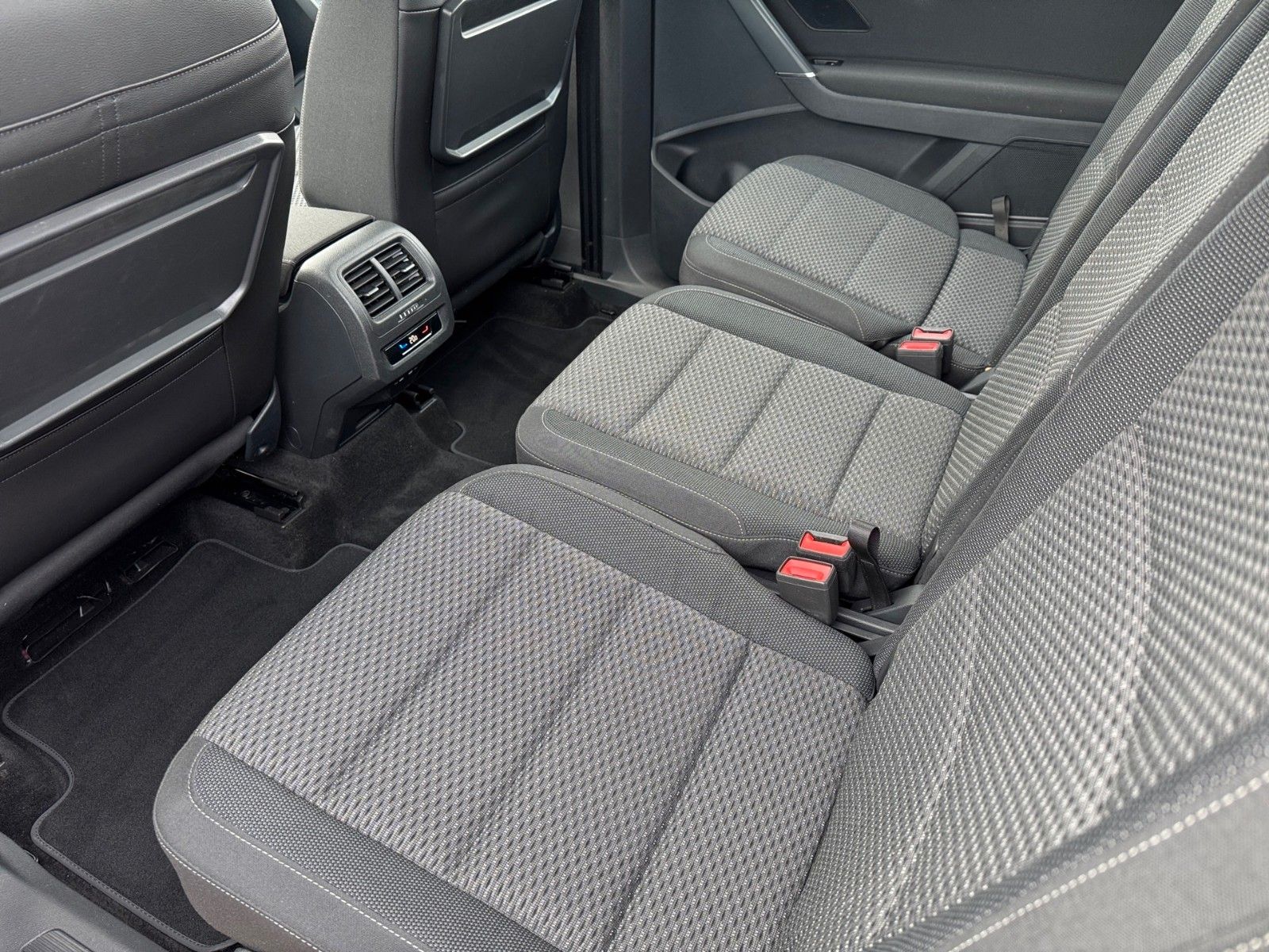 Fahrzeugabbildung Volkswagen Touran Comfortline 1.5 TSI