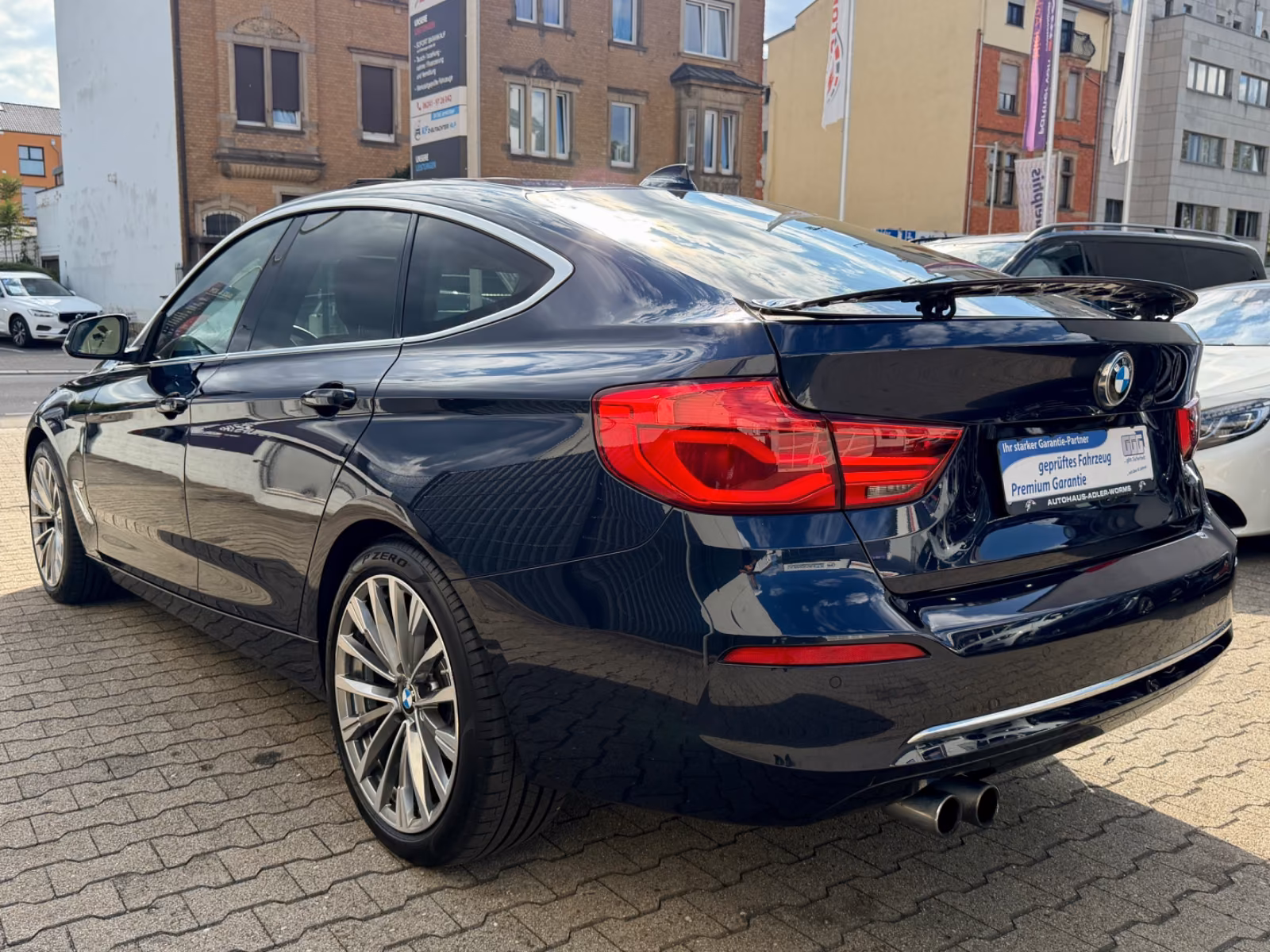 BMW 330i xDrive GranTurismo Luxury-Line*1HD*PANO*KAM