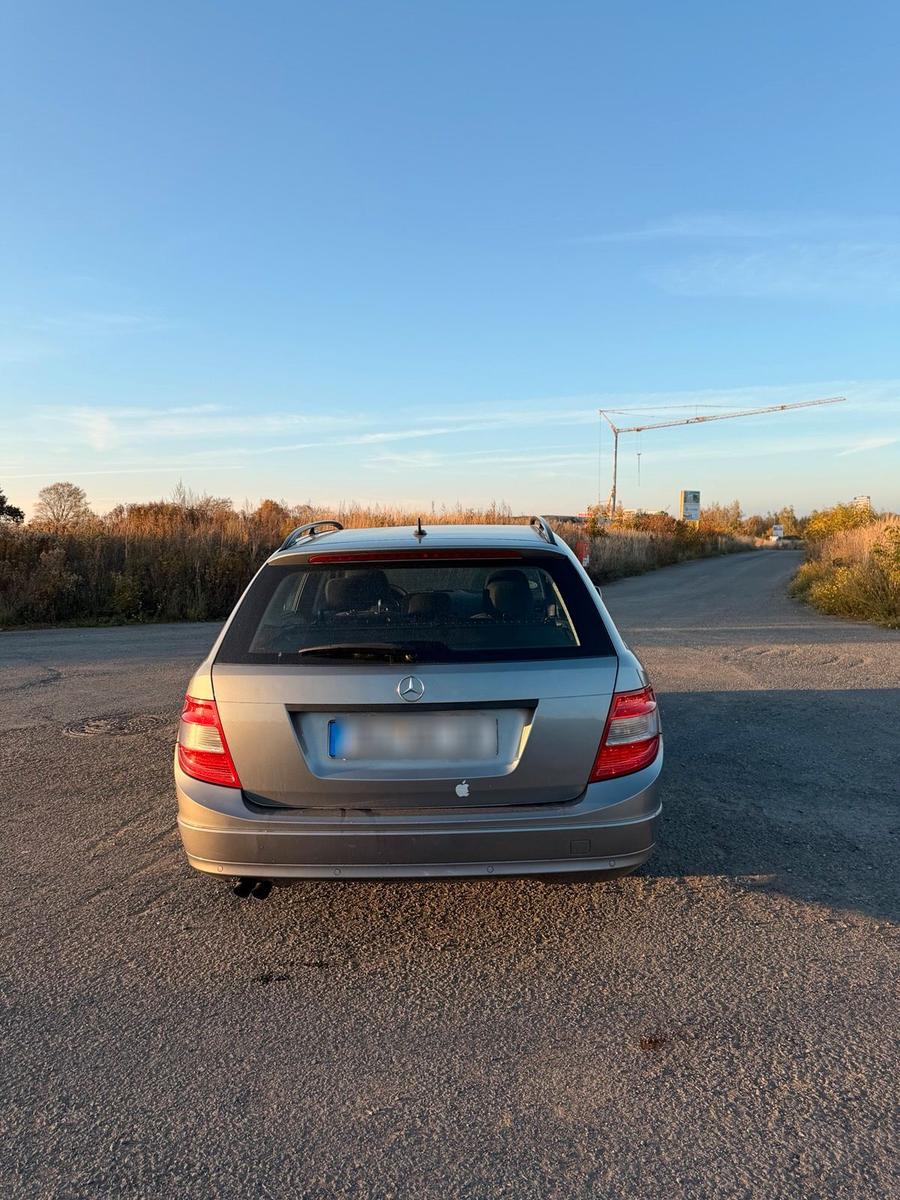 Mercedes-Benz C200 2010 — engine 136 HP (100kW)
