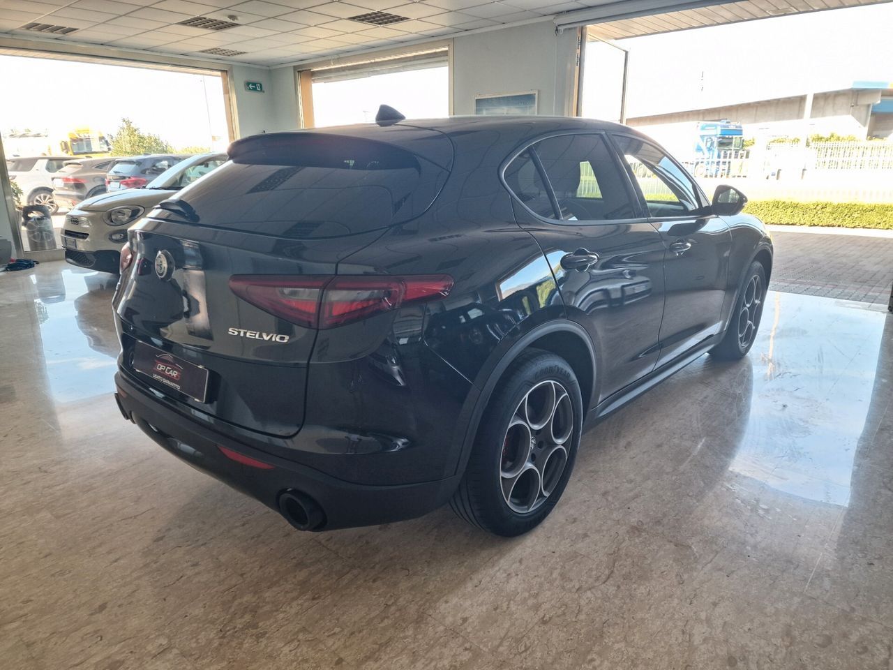Alfa Romeo Alfa Stelvio Q4 190 CV Sprint imagem 3