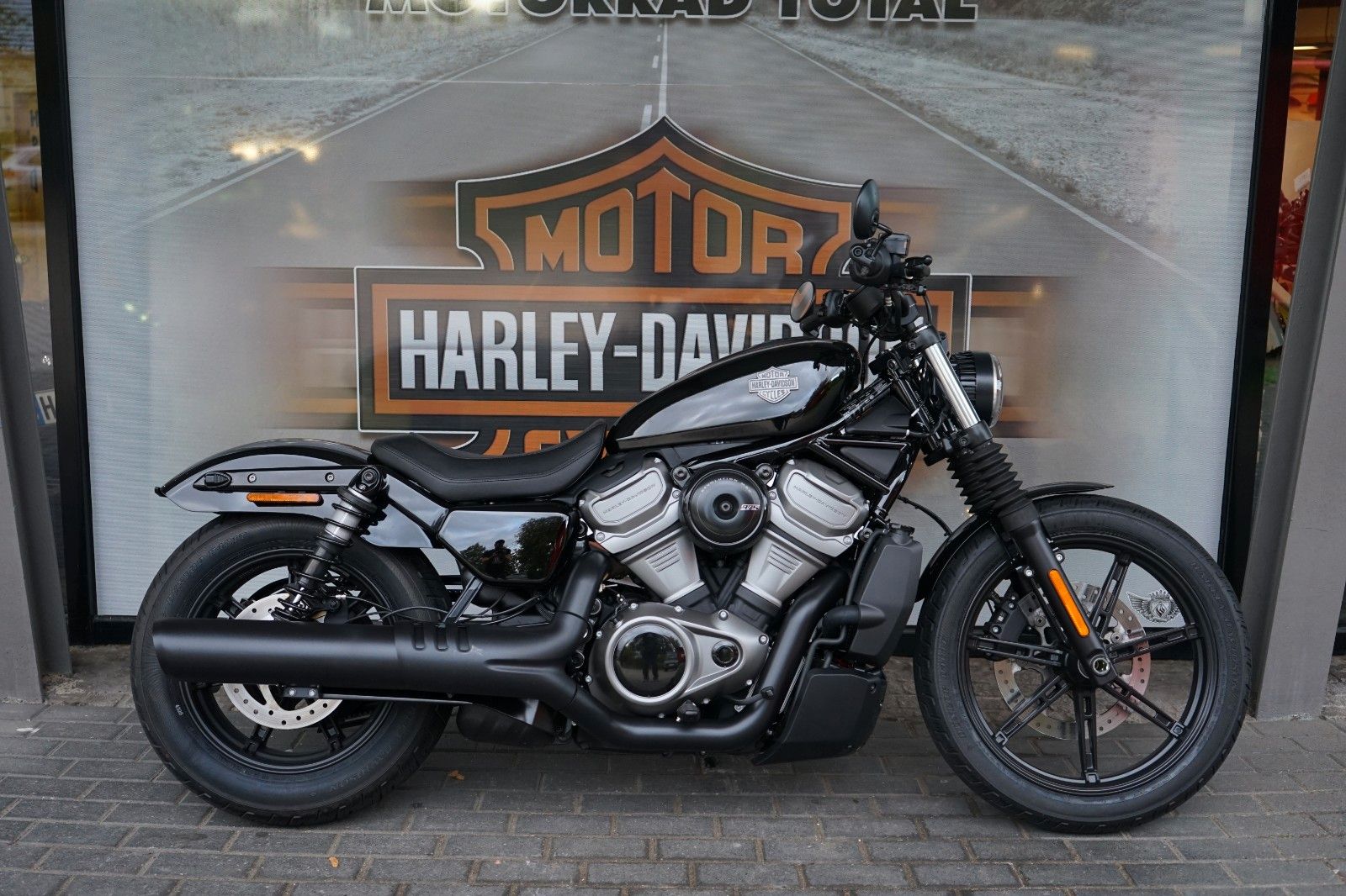 Fahrzeugabbildung Harley-Davidson Sportster Nightster 975 mit Umbauten