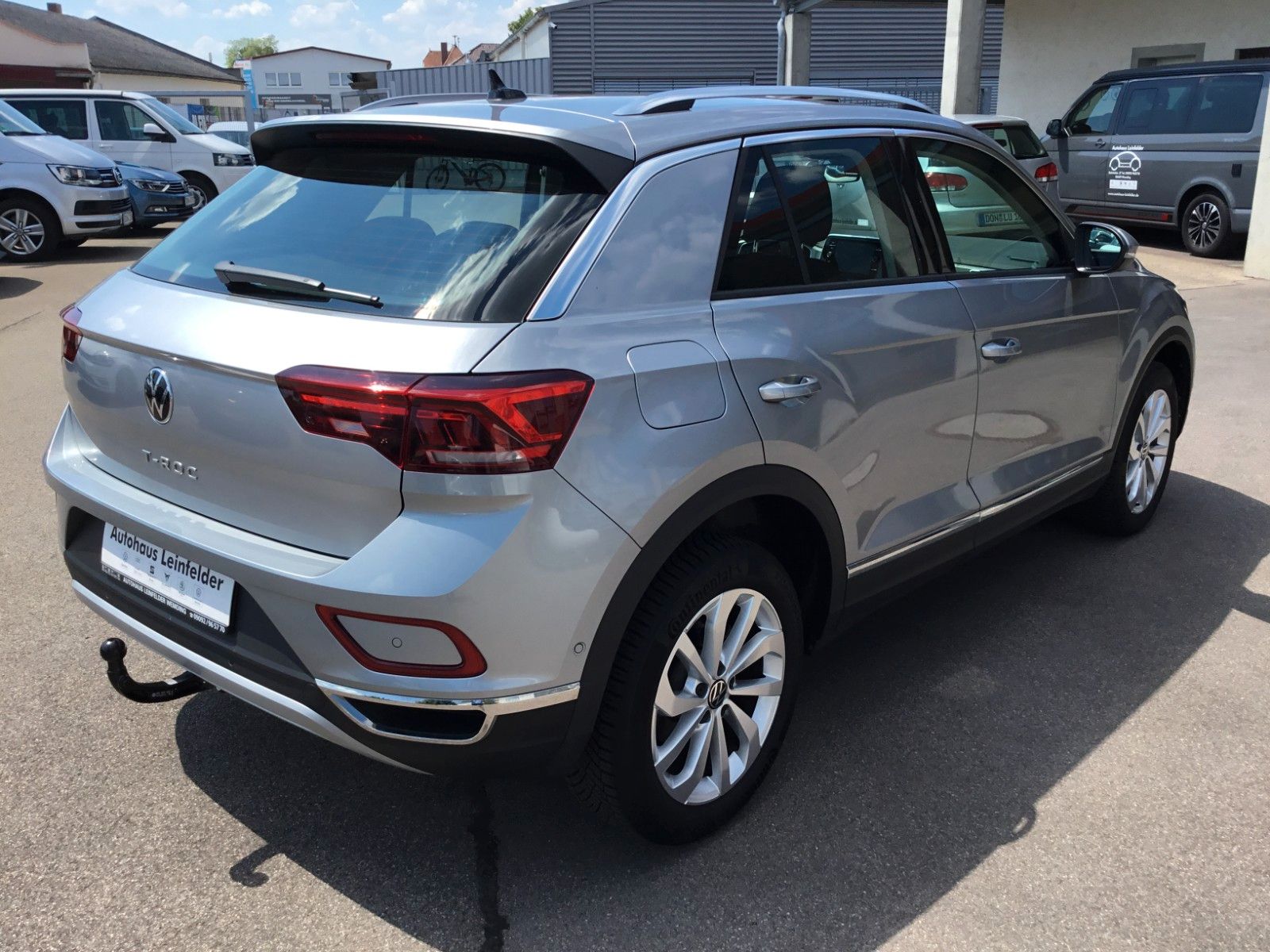 Fahrzeugabbildung Volkswagen T-Roc 1.5 TSI DSG Style+AHK+LED+ACC+17"+Kamera