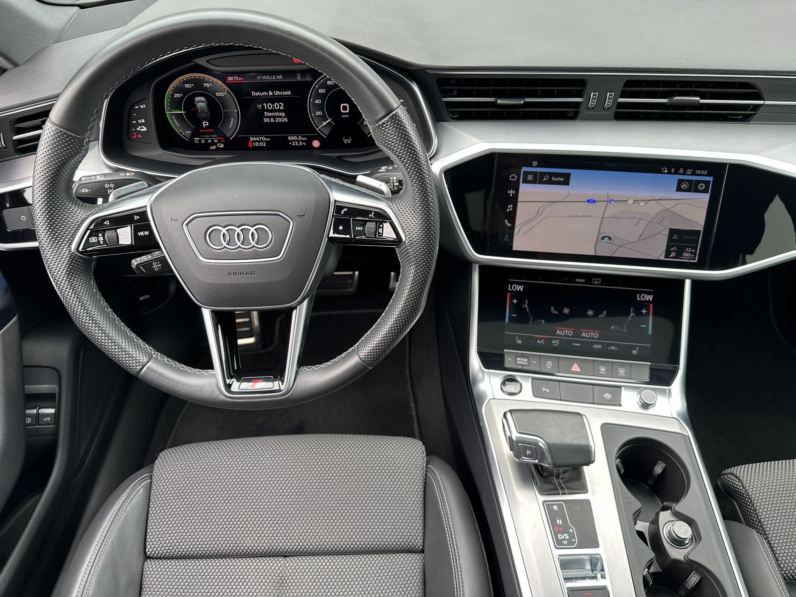 Fahrzeugabbildung Audi A6 Avant 50 TFSI e Qu S-Line+NAV+LED+AHK+PANO+VC