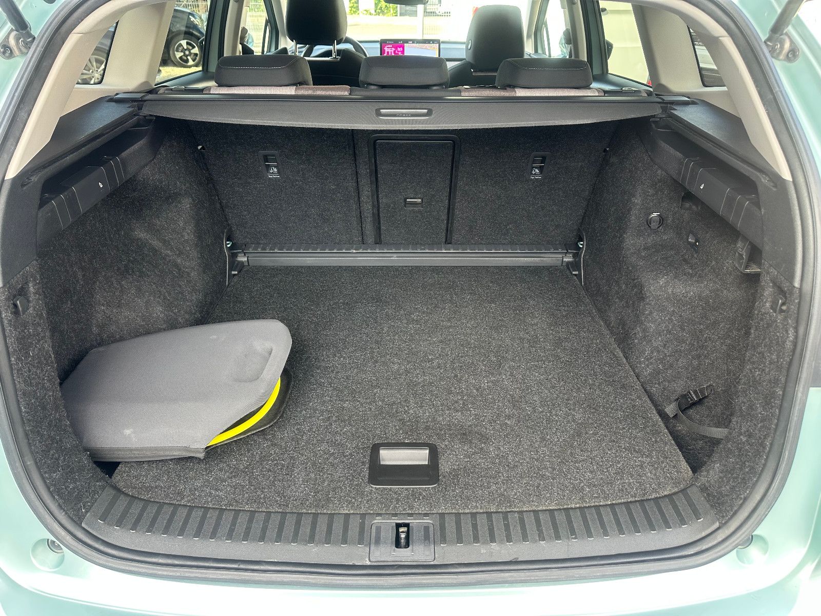 Fahrzeugabbildung SKODA ENYAQ 80 LODGE*1.HAND+AHK+204PS*