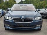 Skoda Superb Lim. Style Standheizung*Leder*3-Z Klima* - Skoda Superb: Blau