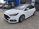 Ford Focus ST Bi-Xenon/H&R/Recaro/PDC/SHZ - Ford Focus mit Benzin-Antrieb: Limousine, Klimaanlage