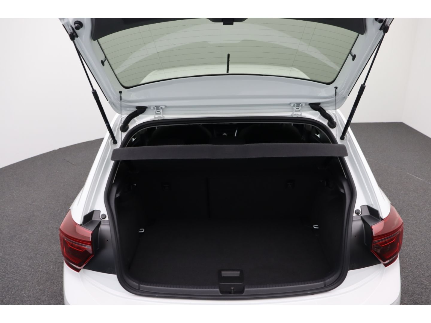 Fahrzeugabbildung Volkswagen Polo VI Style ACC Digi Cockpit LED Apple Carplay