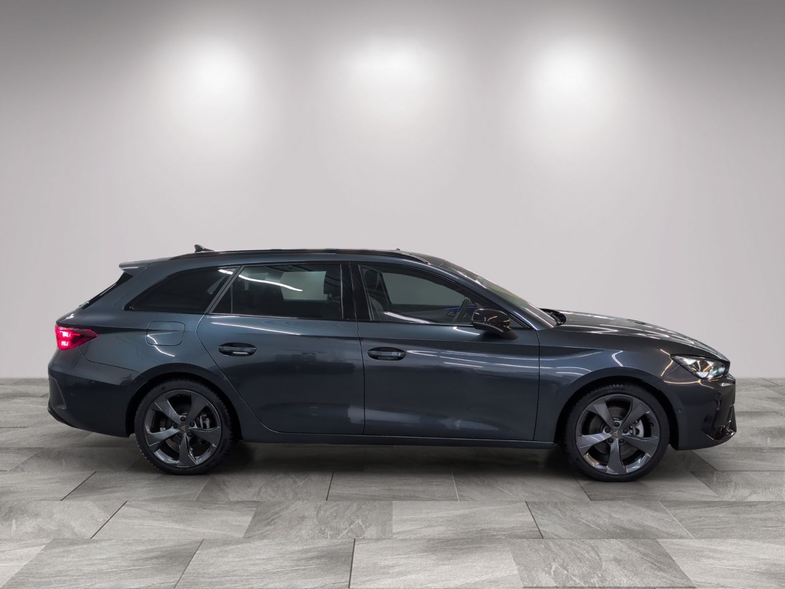 Cupra Leon Sportstourer 1.5 e-HYBRID AHK Matrix 01.31G foto 5
