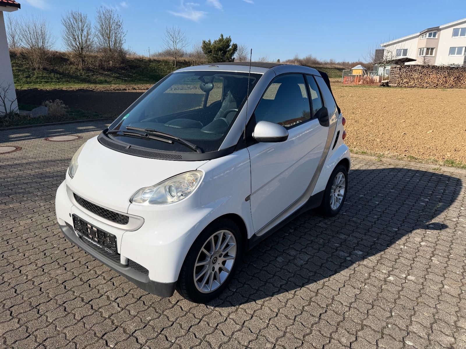 Smart ForTwo cabrio*AUTOMATIK*KLIMA*SITZHZG*NAVI*