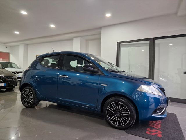 Inne Lancia Ypsilon 1.2 69 CV 5 porte GPL Alberta Fer