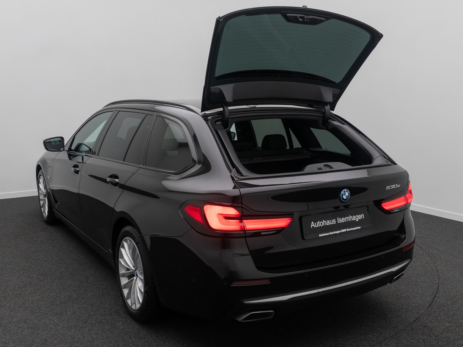 Fahrzeugabbildung BMW 530e Luxury Line HUD H/K DAB Laser Belüftung