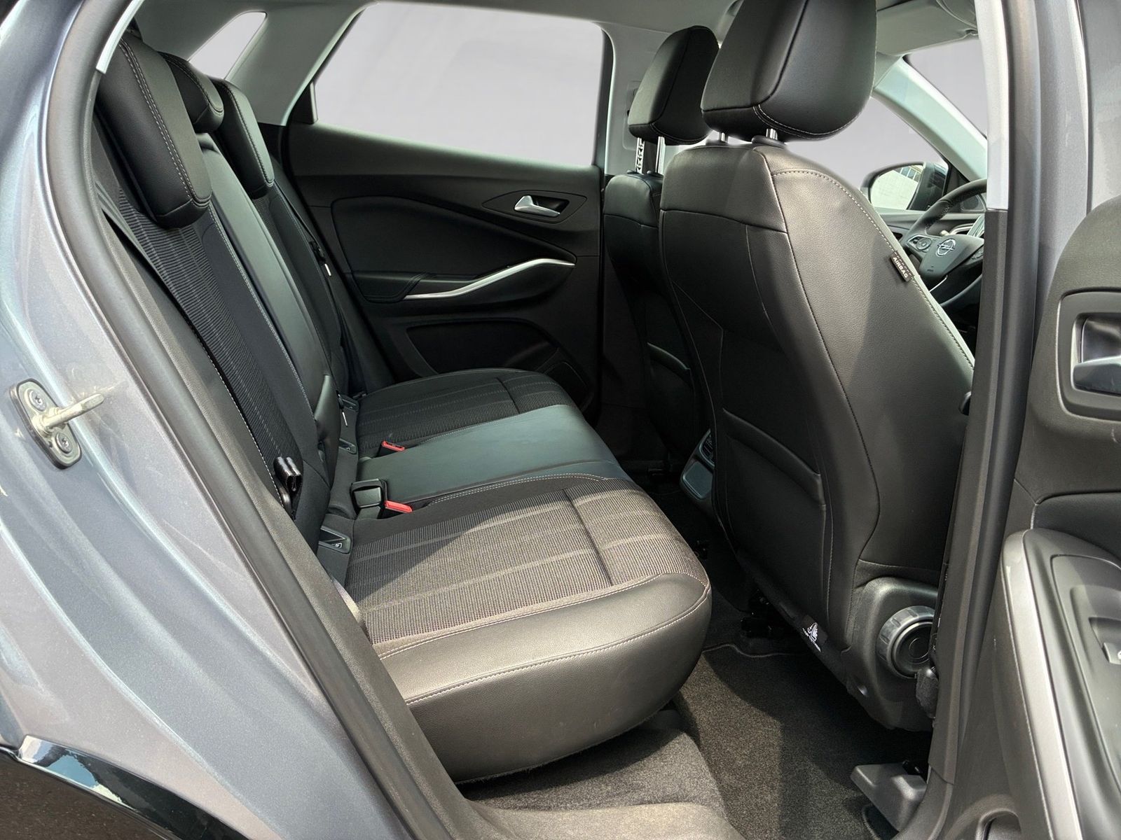 Fahrzeugabbildung Opel Grandland 1.2 Turbo GS Line 360,KlimaA,LED,Navi