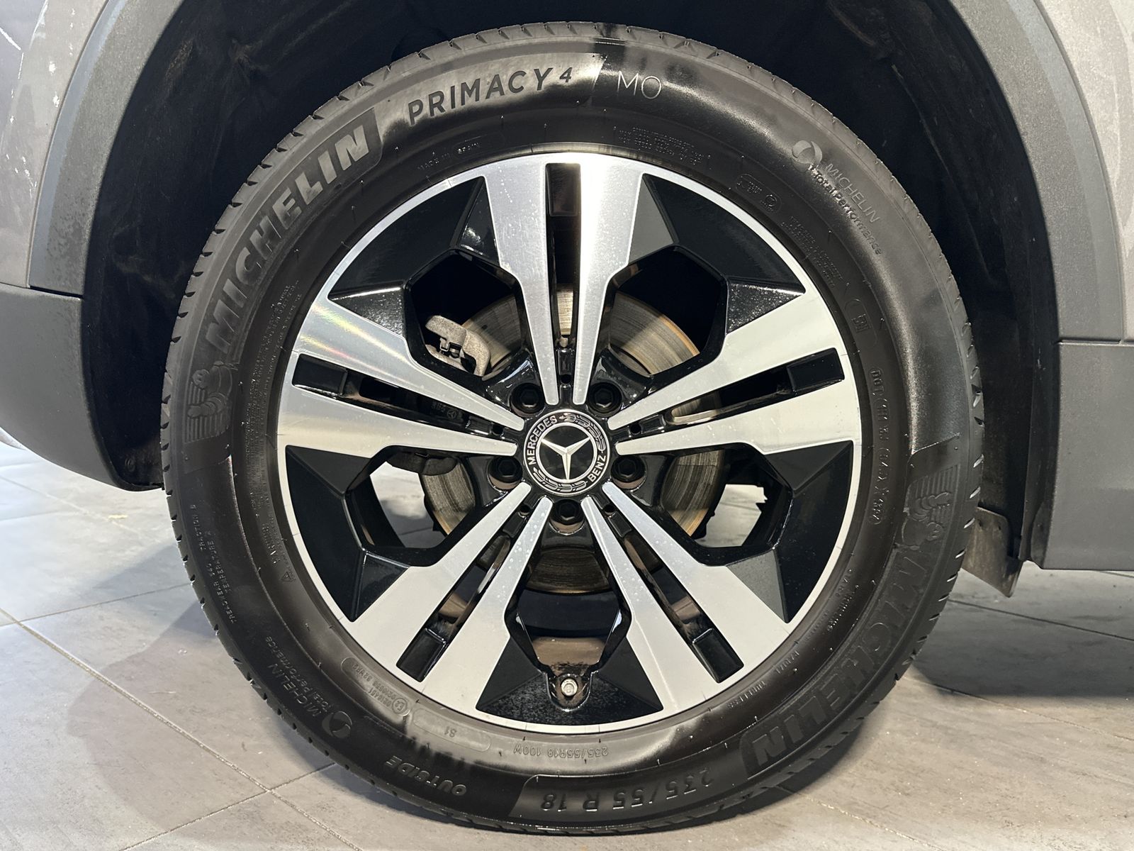 Fahrzeugabbildung Mercedes-Benz GLA 200 Progressive NAV+LED+360°+18ZO+DISTRONIC