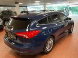 Ford Focus Turnier 1.5 Titanium Navi ,AHK,17 Zoll - : Blau, mit Navigationssystem, Kombi, mit Klimaautomatik