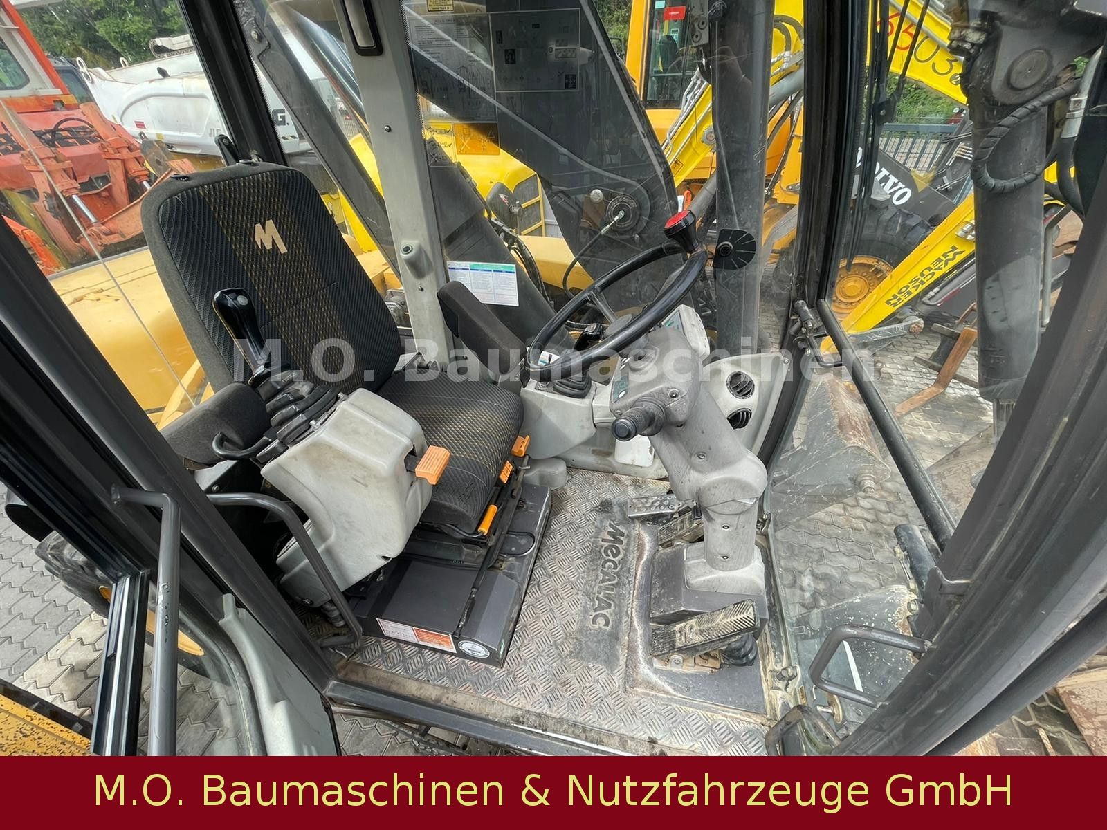 Fahrzeugabbildung MECALAC 12 MXT  / SW / VSA / 3x Schaufel /