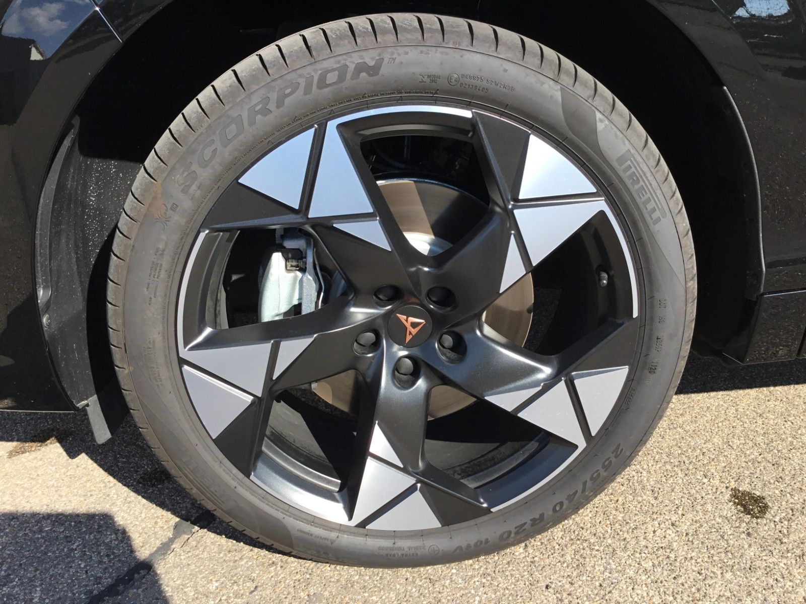 Fahrzeugabbildung CUPRA Terramar 2.0 TSI DSG 4Drive+Matrix+AHK+Pano+360°
