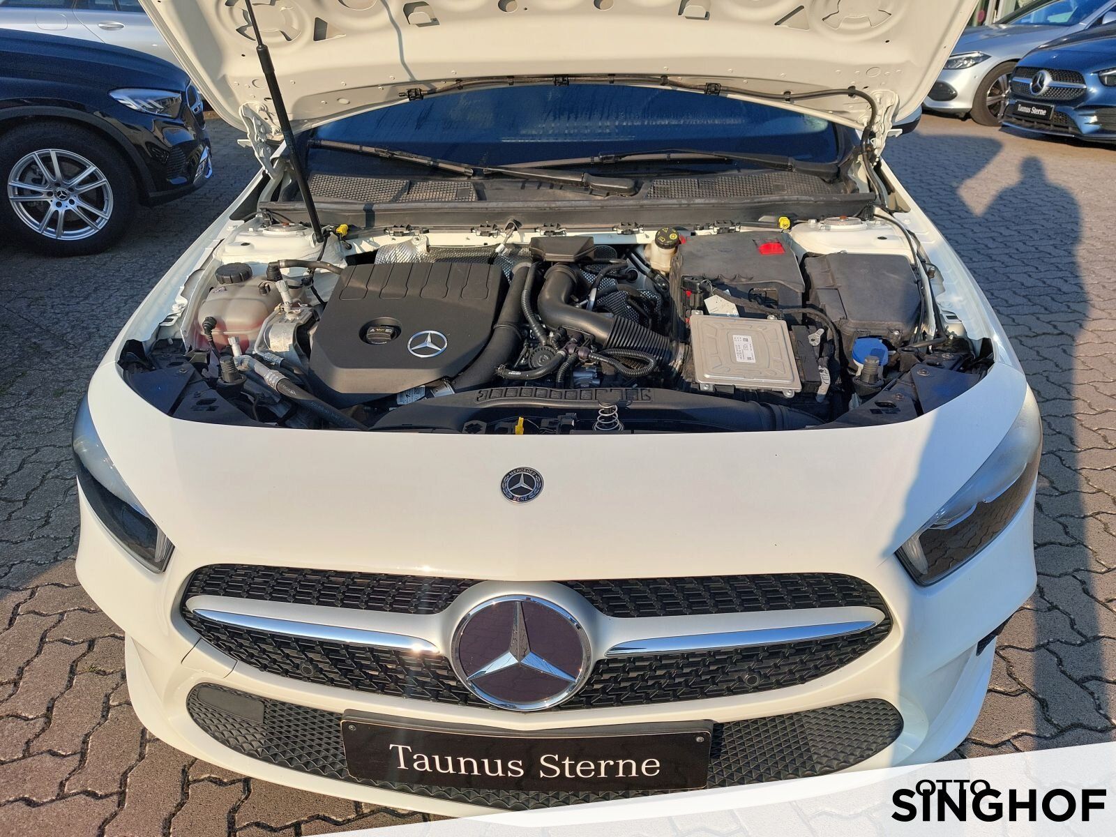 Fahrzeugabbildung Mercedes-Benz A 180 Progressive +LED+MBUX+Park Ass+Navi+Sitzhg