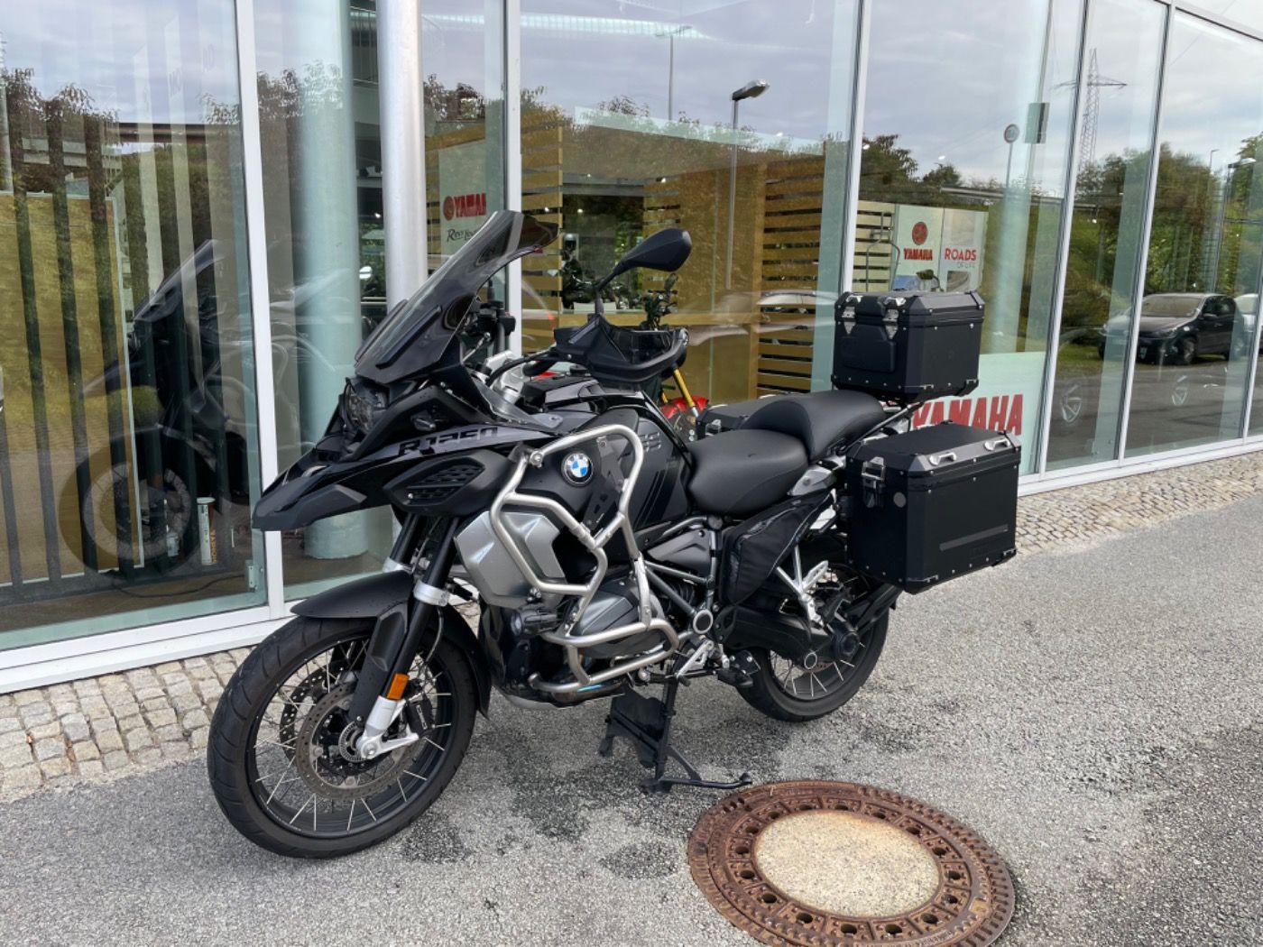 Fahrzeugabbildung BMW R 1250 GS ADVENTURE Sondermodell Triple Black vi