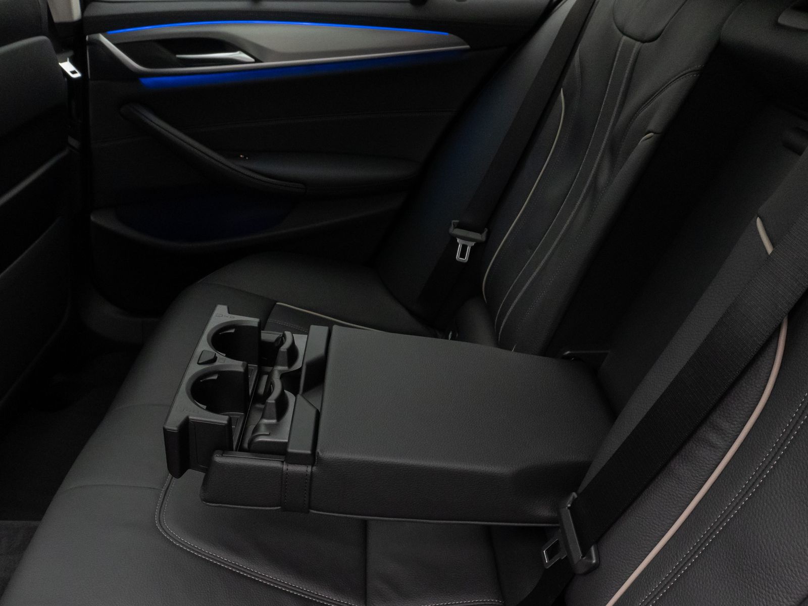 Fahrzeugabbildung BMW 540i xD LuxuryLine Panorama Laser Kamera SoftCL