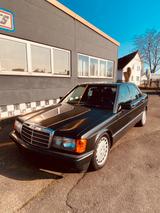 Mercedes-Benz 190E 2,6 Sportline aus prominentem Vorbesitz - Mercedes-Benz 190 mit Benzin-Antrieb: Limousine, mit Klimaanlage, 2.6