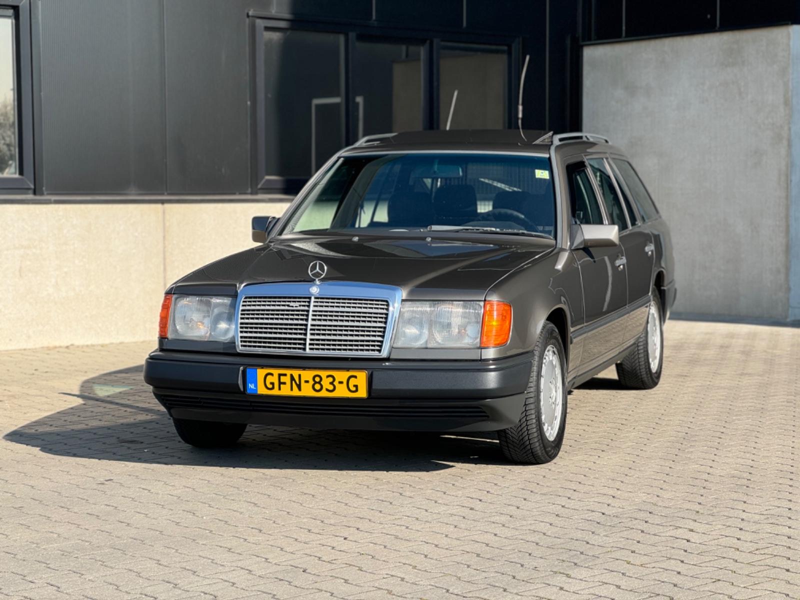 Mercedes-Benz 300 TDT/ KOMBI / TURBO / Schiebedach / Alufelgen