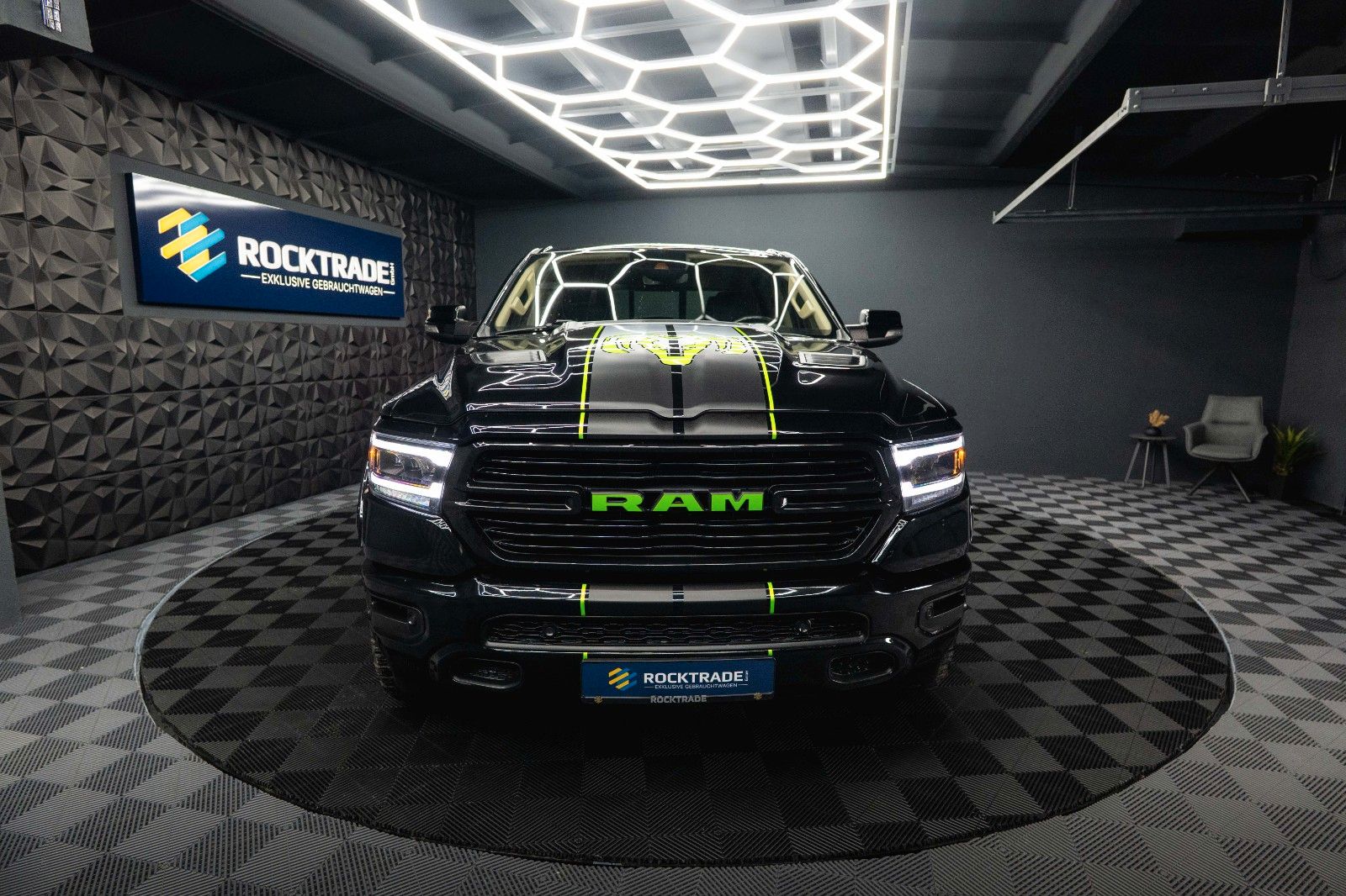 Fahrzeugabbildung Dodge RAM 5.7 V8 HEMI 4x4 LARAMIE Offroad Night LED