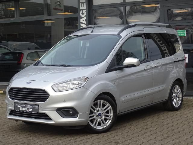 Ford Tourneo Courier 1.5 TDCi Titanium