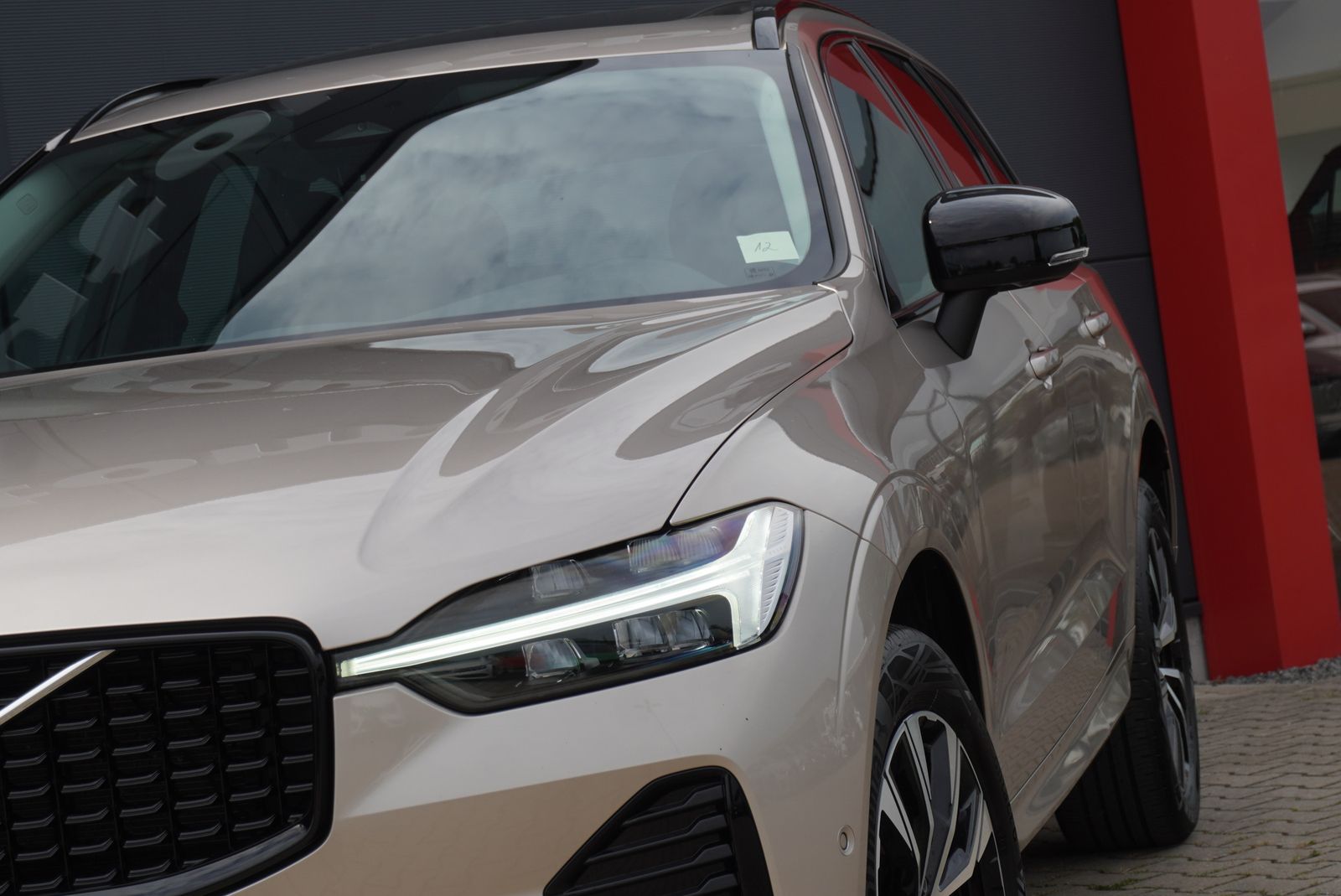 Volvo XC60 Plus Dark Pano Standhzg AHK Assistenz 360° foto 24