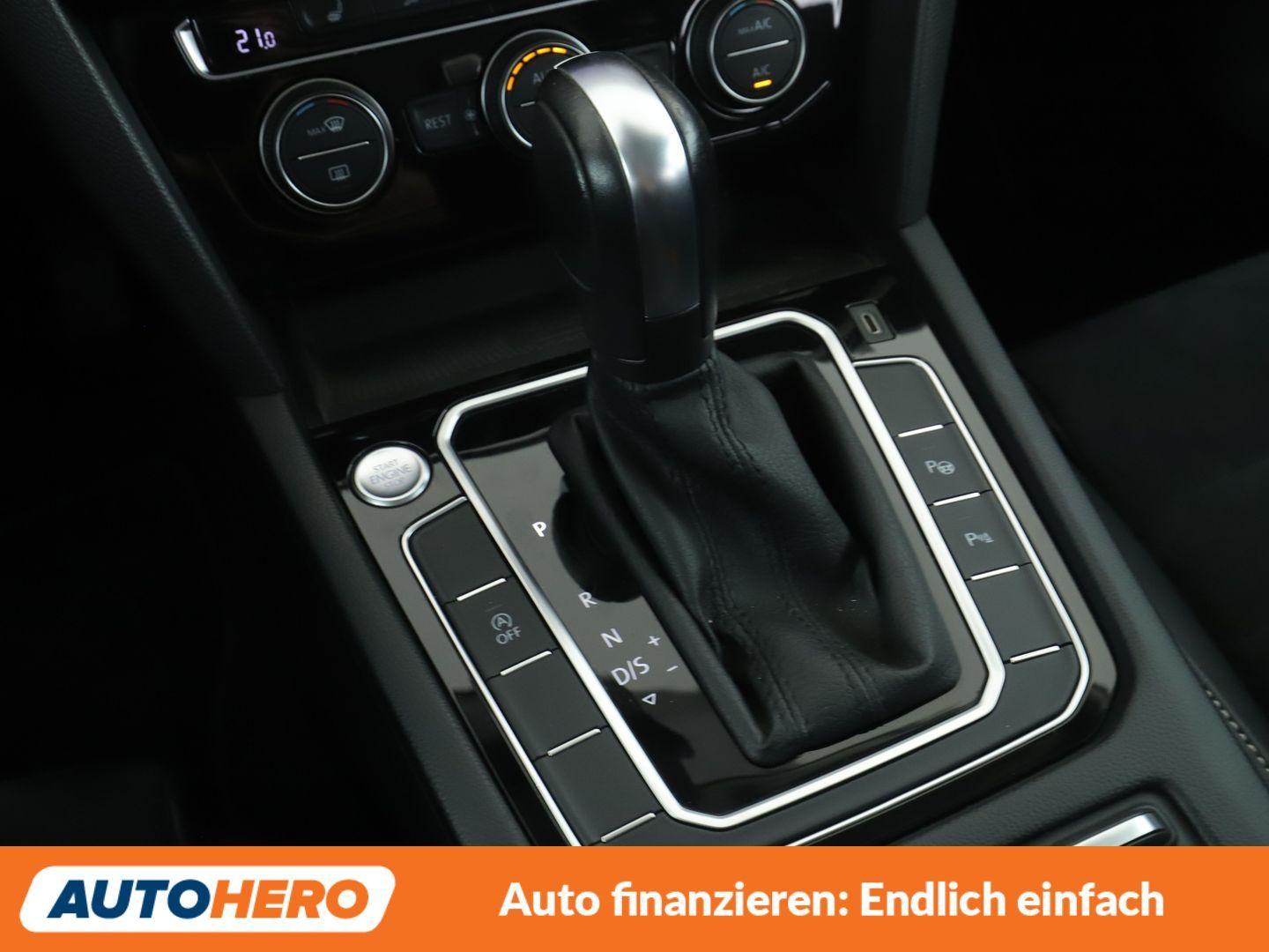 Volkswagen Passat 2.0 TSI Elegance Aut.*NAVI*PDC*SHZ*