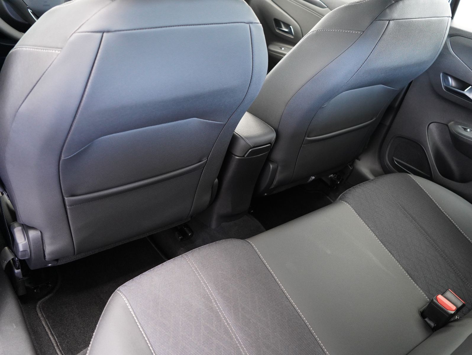 Fahrzeugabbildung Opel Corsa F 1.2 Turbo Elegance DAB/LED/PDC/SHZ
