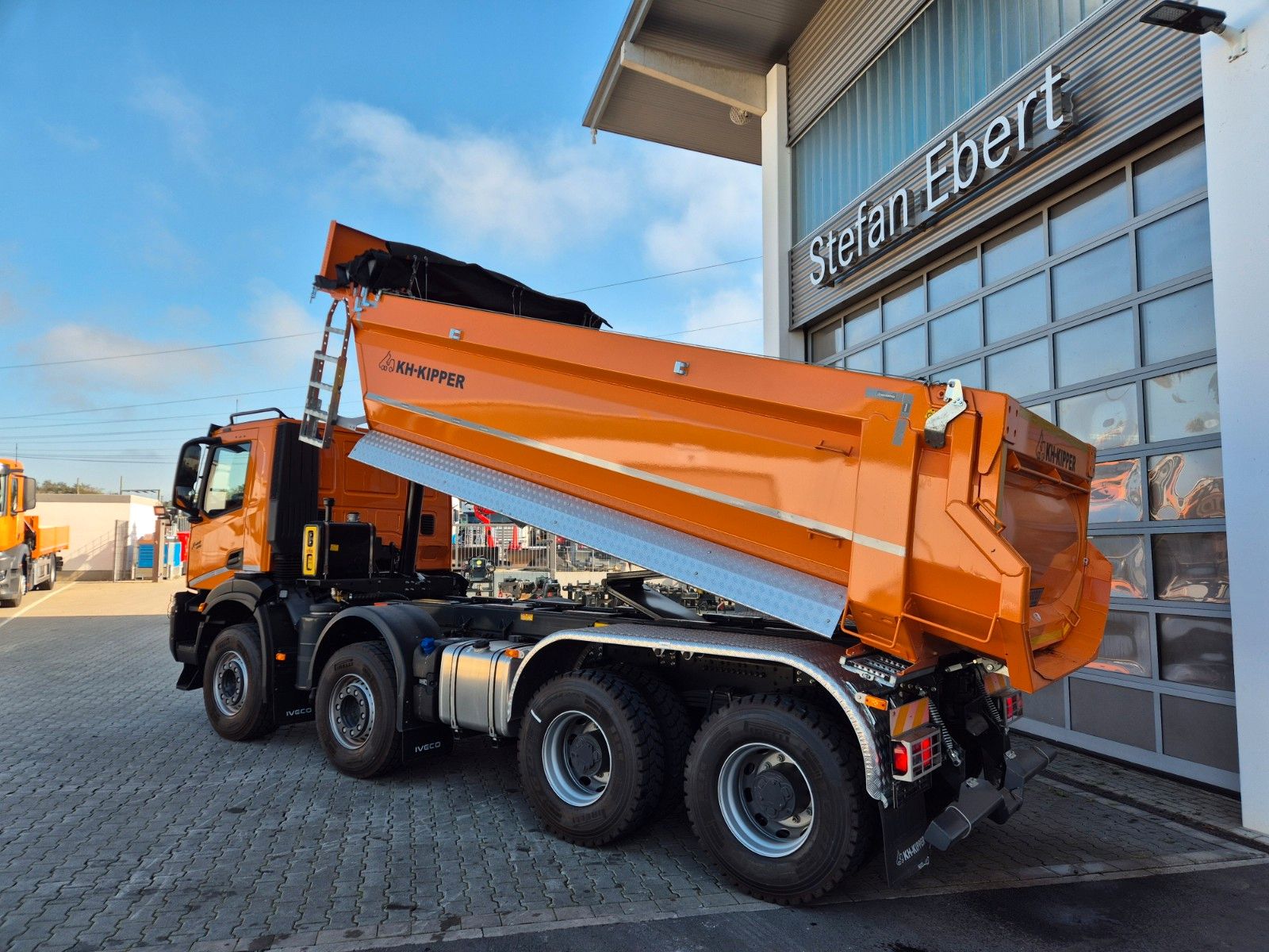 Fahrzeugabbildung Iveco AD360X54Z HR OFF 8x4 Intarder AHK