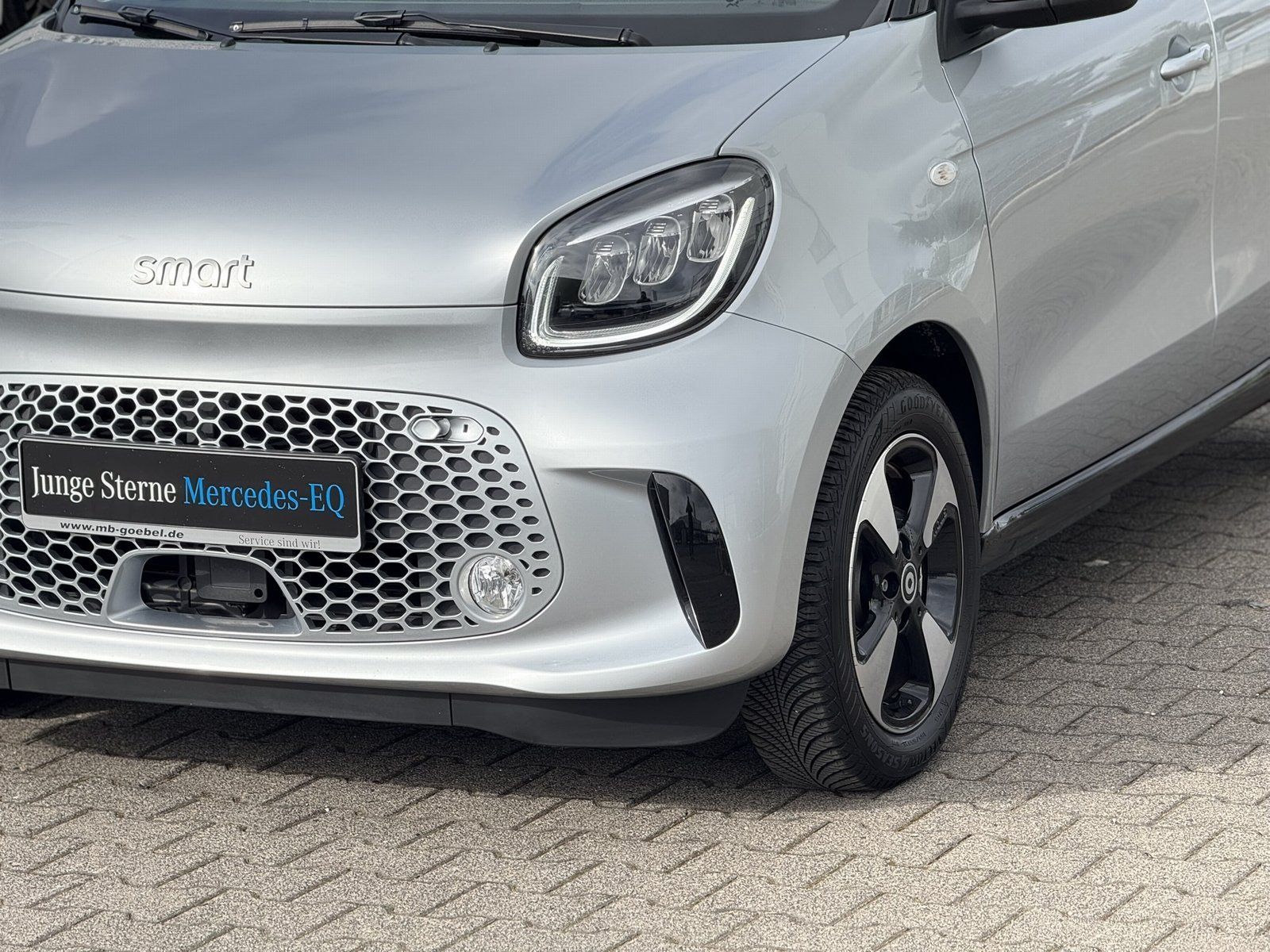 Fahrzeugabbildung Smart EQ passion PANO*AMBIENTE*LED*KAMERA*22kWLader*