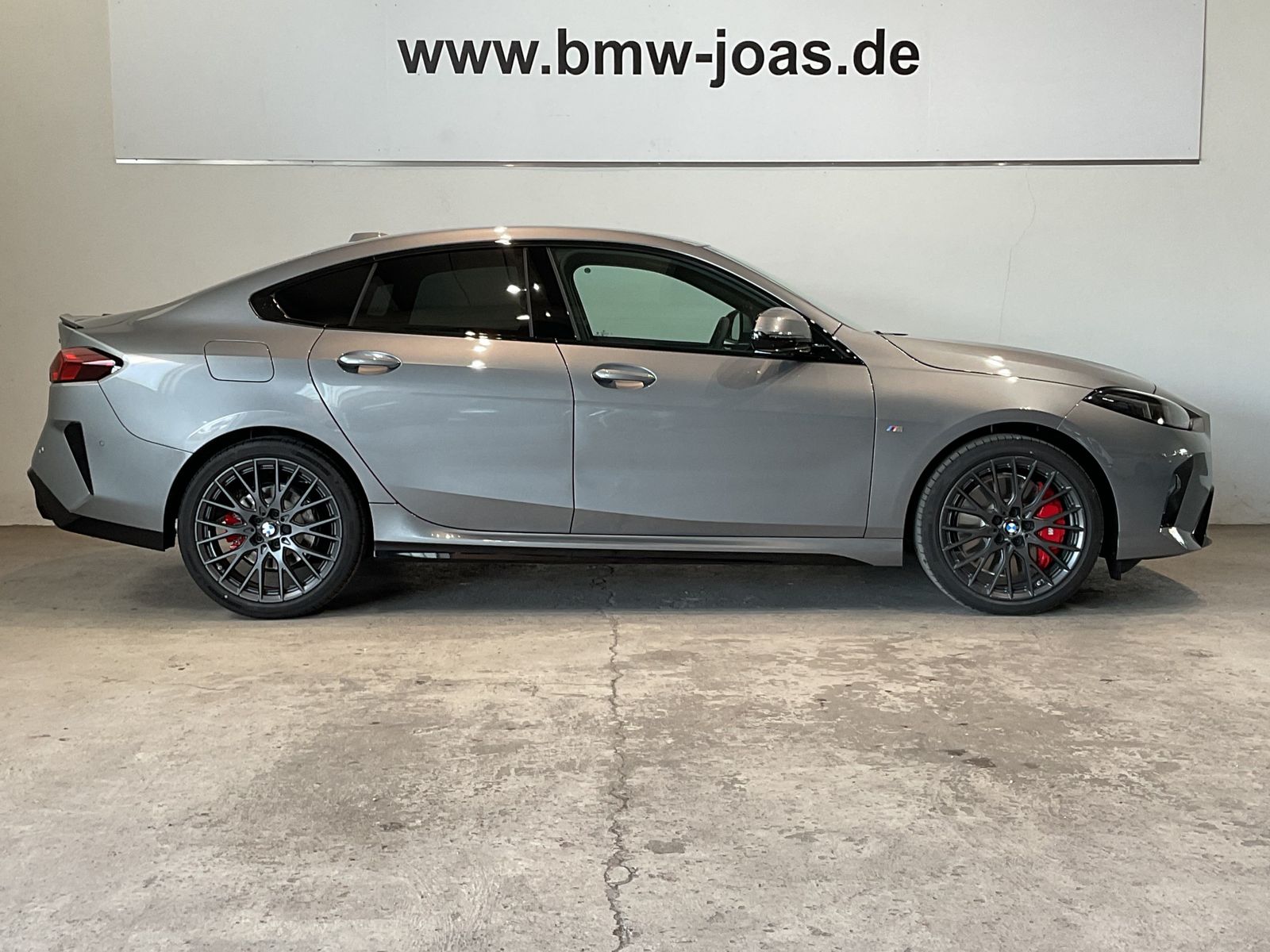 Fahrzeugabbildung BMW 220 Head-Up, Harman/Kardon, Lenkradheizung DAB