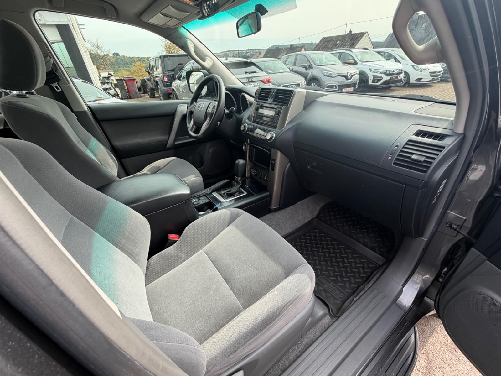 TOYOTA LAND CRUISER 173CH - 4X4 - BVA - PACK SPORT - CARNET D'ENTRETIEN DISPONIBLE
