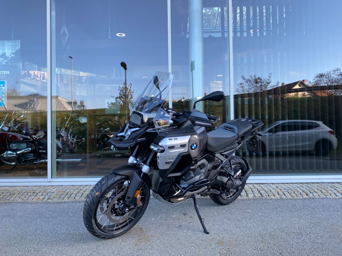 Fahrzeugabbildung BMW R 1300 GS Adventure Triple Black