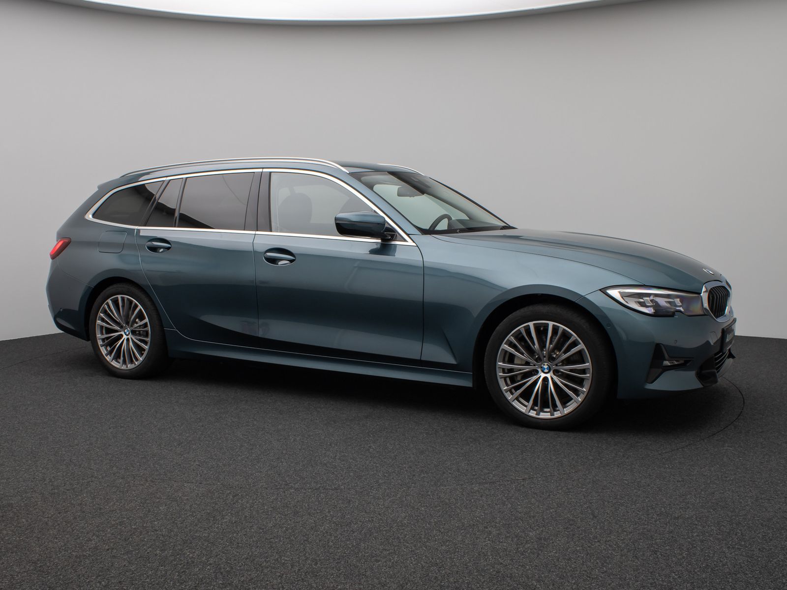 Fahrzeugabbildung BMW 330e  Sport Line Kamera DAB HiFi Komfort Alarm