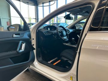 Peugeot 308 SW Allure *TEMPO*NAVI*PDC*KLIMAAUTO*