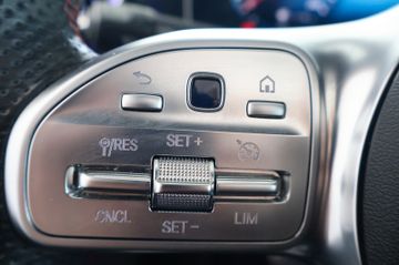 Mercedes-Benz A220 4Matic AMG Line PANO AMBIENTE MULTIBEAM