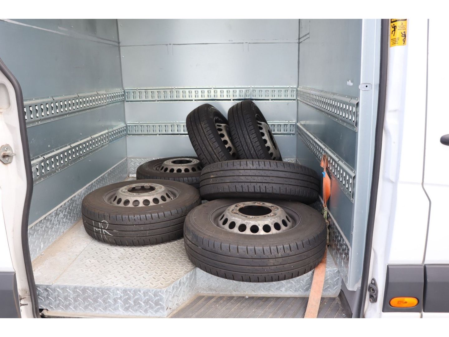Fahrzeugabbildung Mercedes-Benz Sprinter 516 CDI 7G Navi Klima Tempomat SHZ Sthz