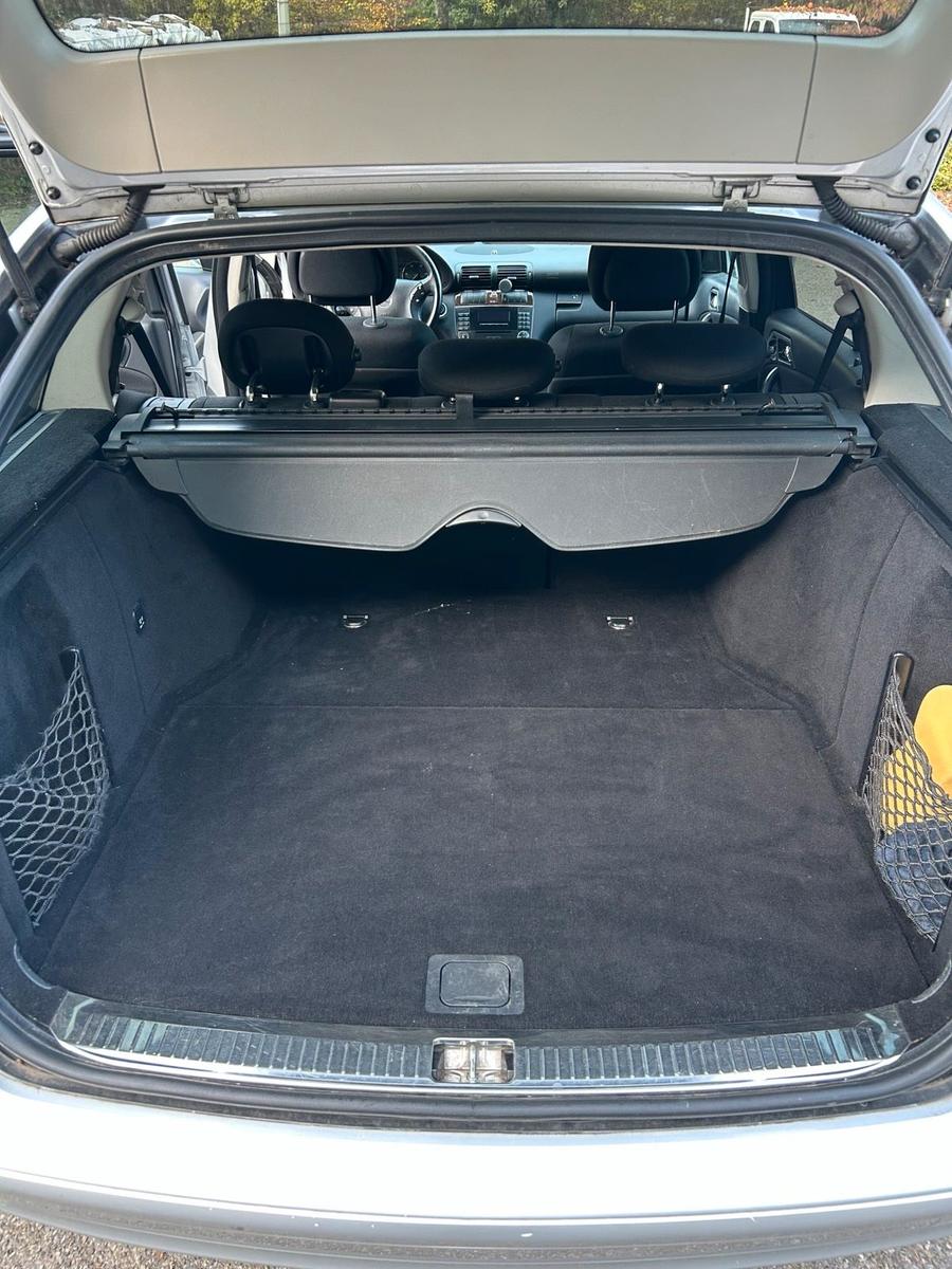 Mercedes-Benz C200 2005 — photo 10