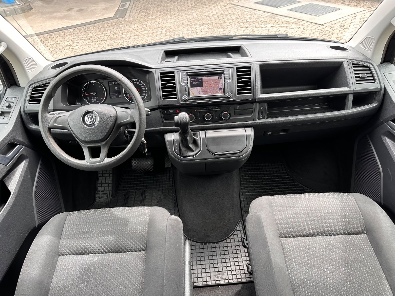Fahrzeugabbildung Volkswagen T6 Multivan 2.0 TDI 4Motion DSG AHK/Navi/APP