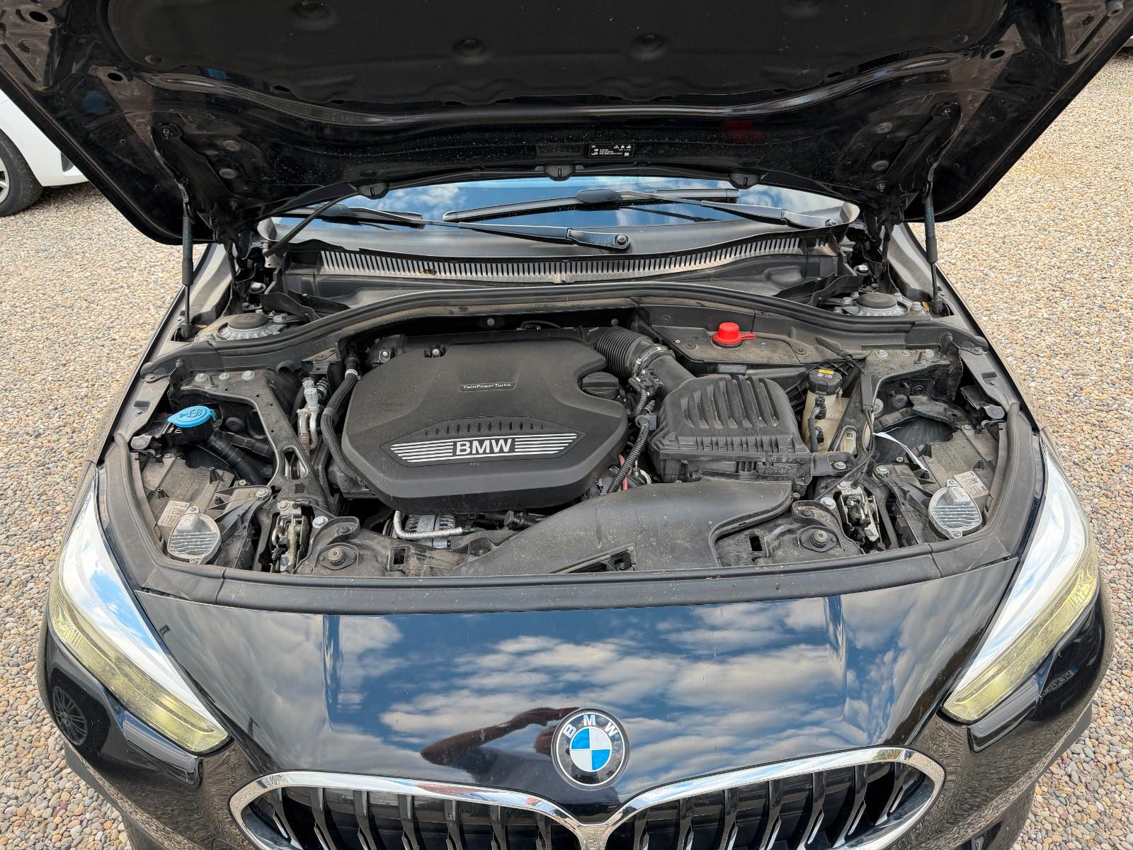 BMW 216 Gran Coupe Advantage+LEDR+LED+AHK+L/SHZ+Live