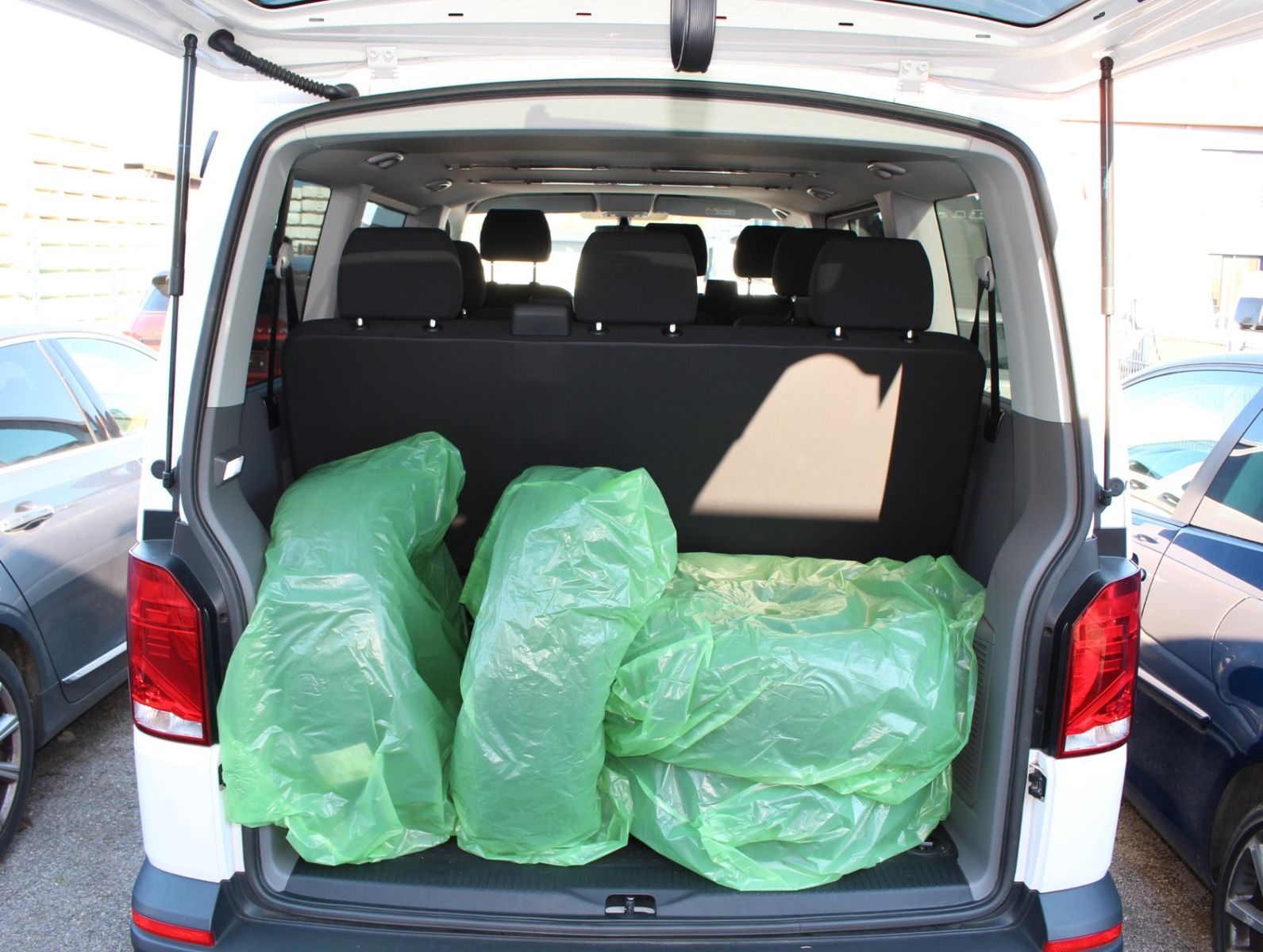 Fahrzeugabbildung Volkswagen T6 Caravelle 1. Hand UNFALL*