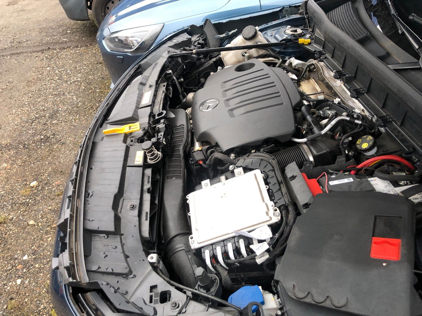 Fahrzeugabbildung Mercedes-Benz GLB 200 GLB GLB 200 d 4Matic Unfallschaden