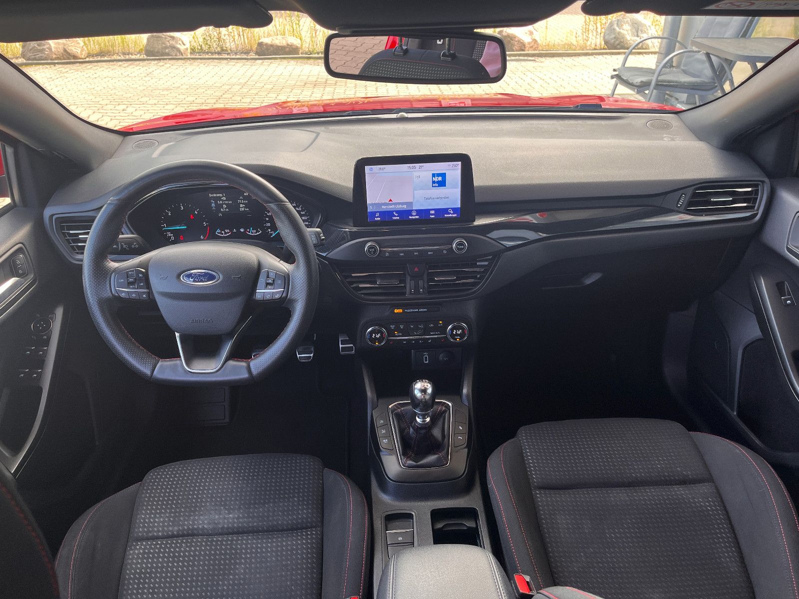 Fahrzeugabbildung Ford Focus Turnier ST-Line