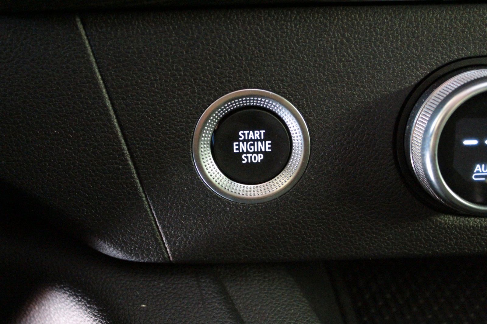 Fahrzeugabbildung Renault Kangoo Tce 130 EDC Techno*Sitzhzg*