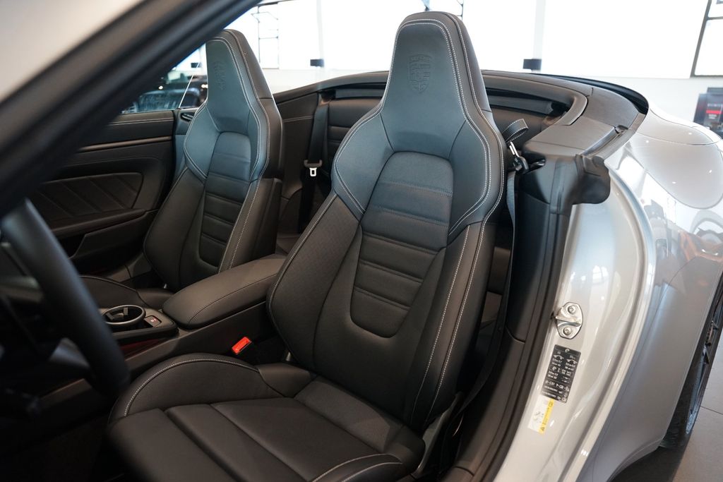 PORSCHE 992.2 Carrera GTS Cabriolet | InnoDrive | Carbon PORSCHE 992.2 Carrera GTS Cabriolet | InnoDrive | Carbon