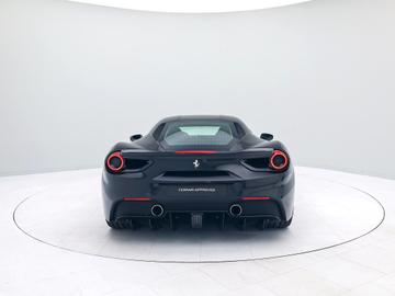 صورة 9 لـ 2016 Ferrari 488 GTB